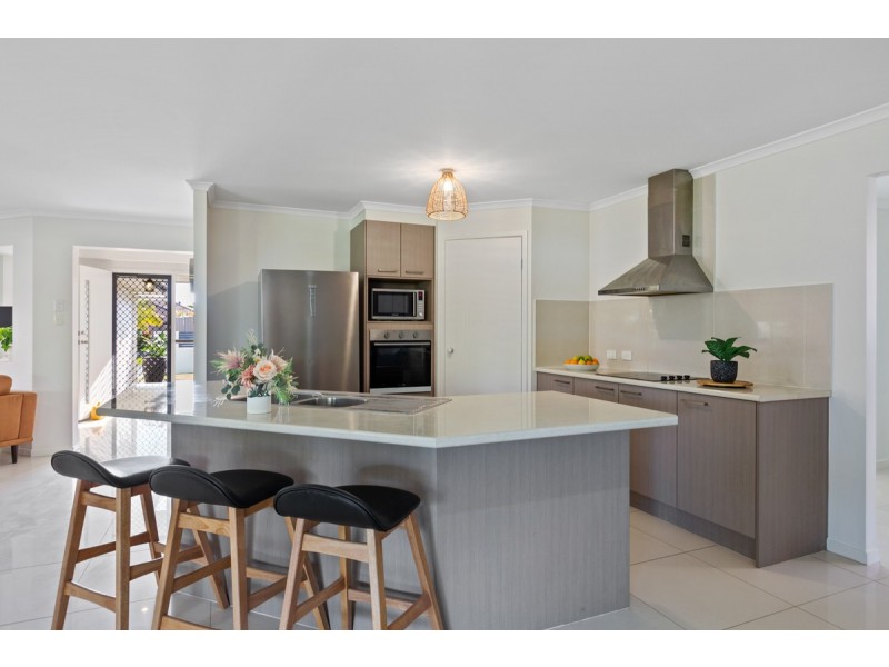 3 Vedson Street, Birkdale QLD 4159