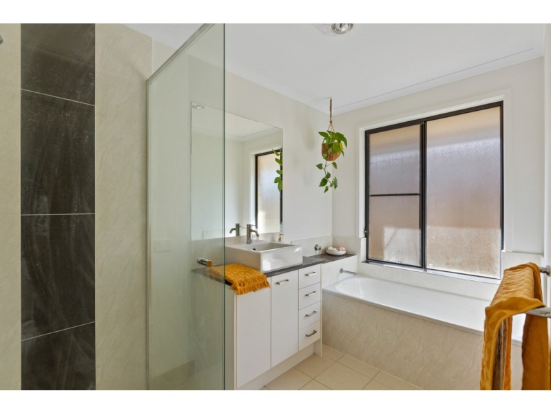 3 Vedson Street, Birkdale QLD 4159