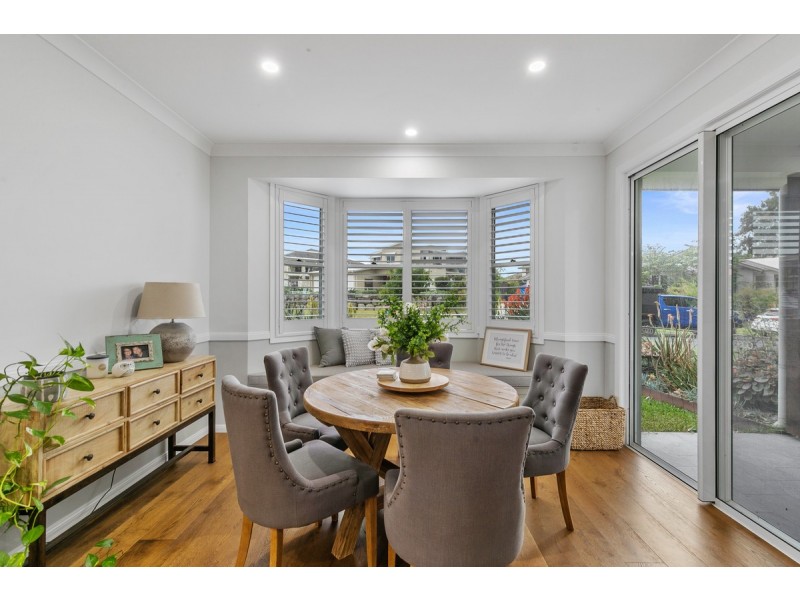 24 Sandy Cove Place, Redland Bay QLD 4165