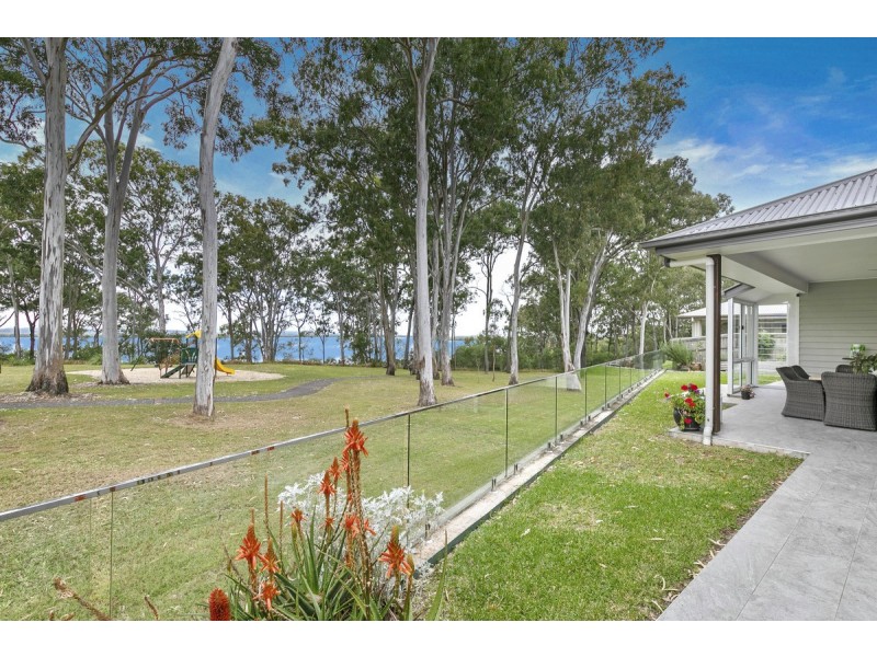 24 Sandy Cove Place, Redland Bay QLD 4165