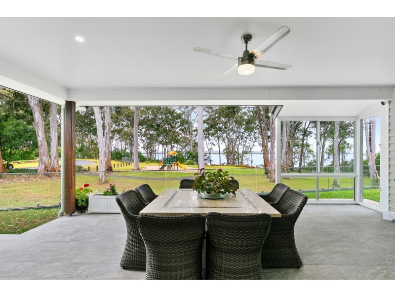 24 Sandy Cove Place, Redland Bay QLD 4165