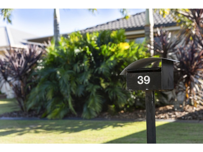 39 Sunningdale Drive, Redland Bay QLD 4165