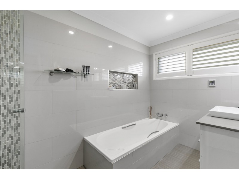 25 Macadamia Street, Victoria Point QLD 4165