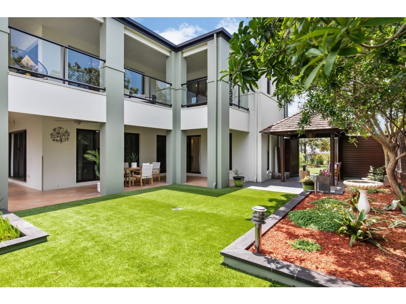 8 Seabrae Drive, Redland Bay QLD 4165