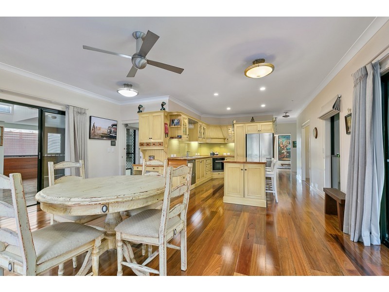 8 Seabrae Drive, Redland Bay QLD 4165