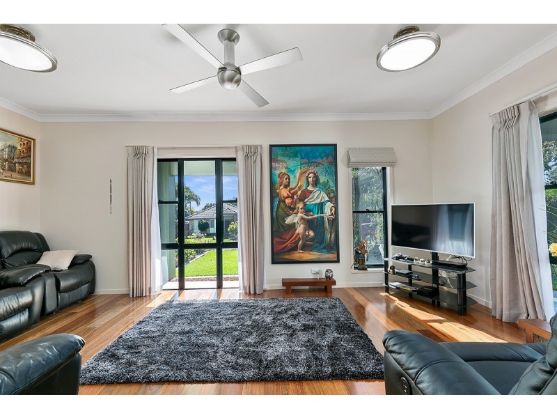 8 Seabrae Drive, Redland Bay QLD 4165