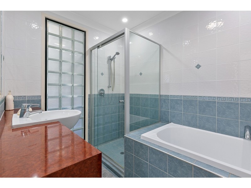 8 Seabrae Drive, Redland Bay QLD 4165