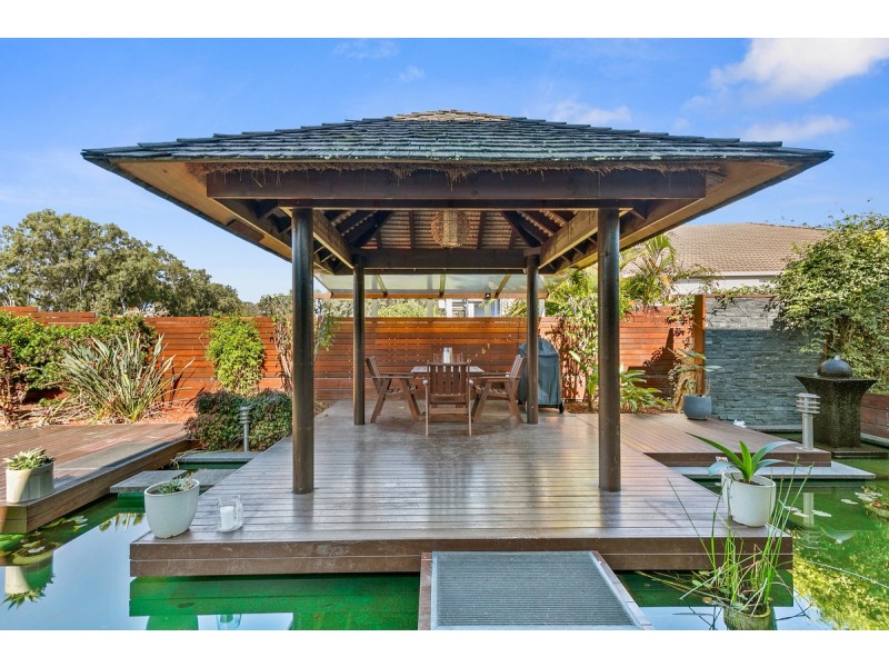 8 Seabrae Drive, Redland Bay QLD 4165