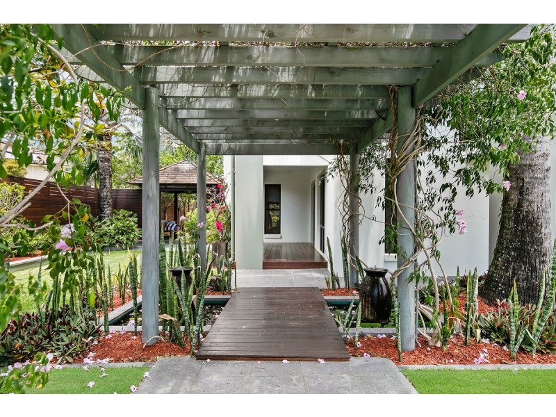 8 Seabrae Drive, Redland Bay QLD 4165