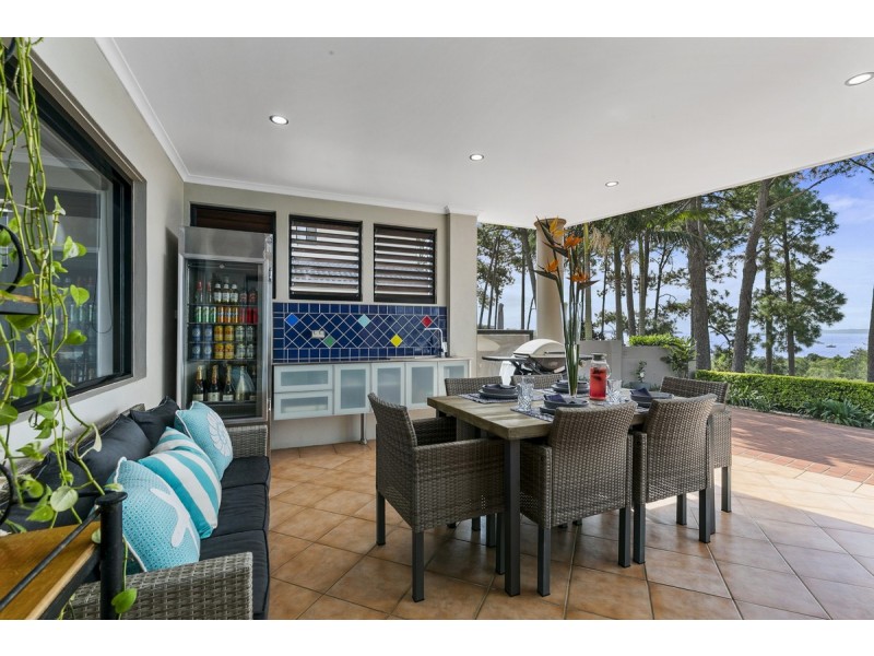 21 The Rampart, Redland Bay QLD 4165