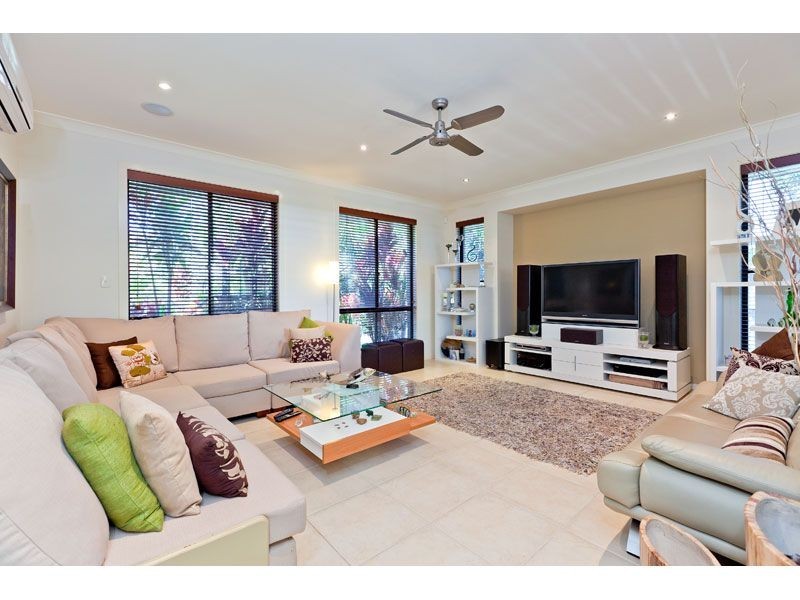8 Whepstead Avenue, Wellington Point QLD 4160
