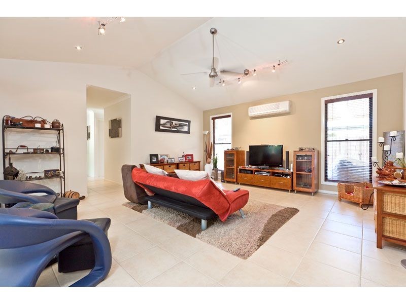 8 Whepstead Avenue, Wellington Point QLD 4160