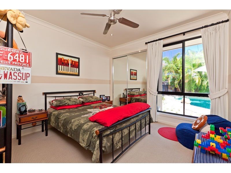 8 Whepstead Avenue, Wellington Point QLD 4160