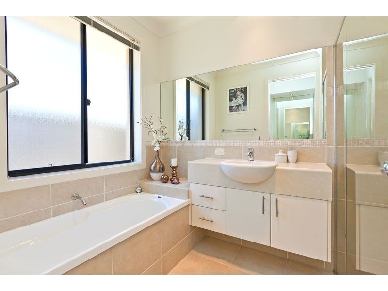 8 Whepstead Avenue, Wellington Point QLD 4160