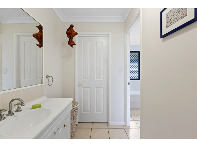 9 Farnham Street, Wellington Point QLD 4160