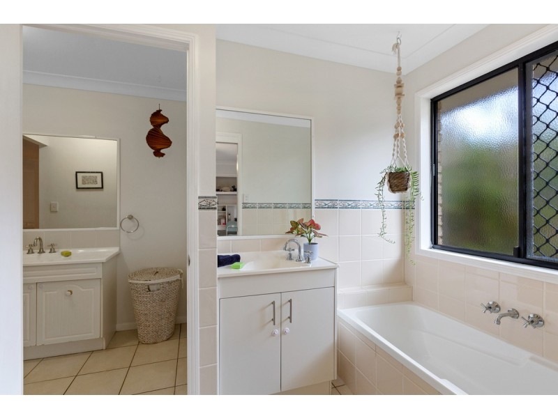 9 Farnham Street, Wellington Point QLD 4160