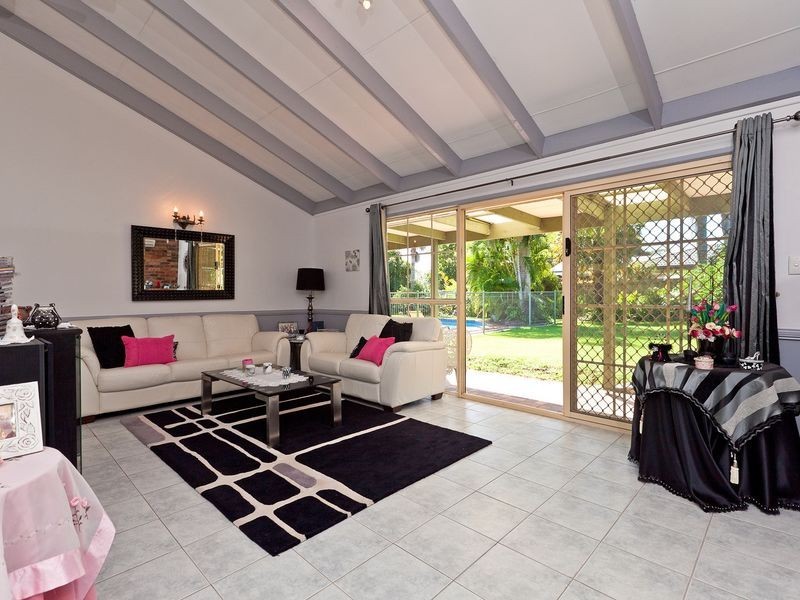 15 Catherine Street, Birkdale QLD 4159