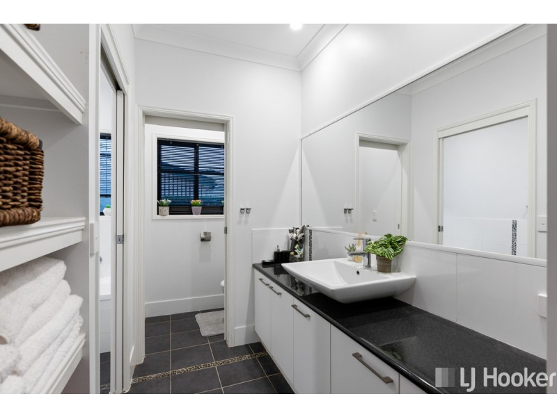 331 Esplanade, Redland Bay QLD 4165