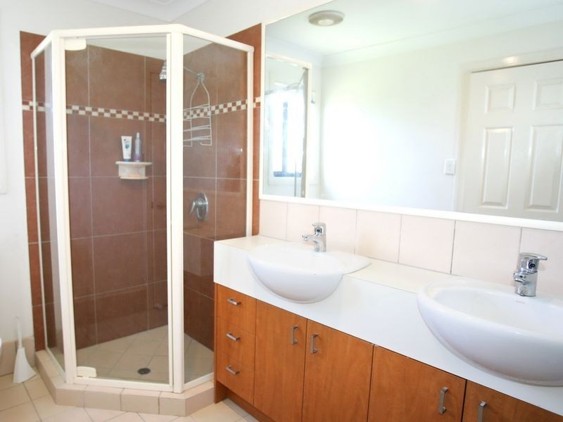 5 Bedarra Street, Redland Bay QLD 4165