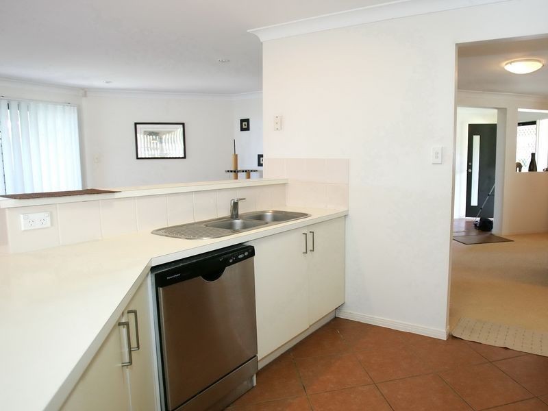 5 Bedarra Street, Redland Bay QLD 4165