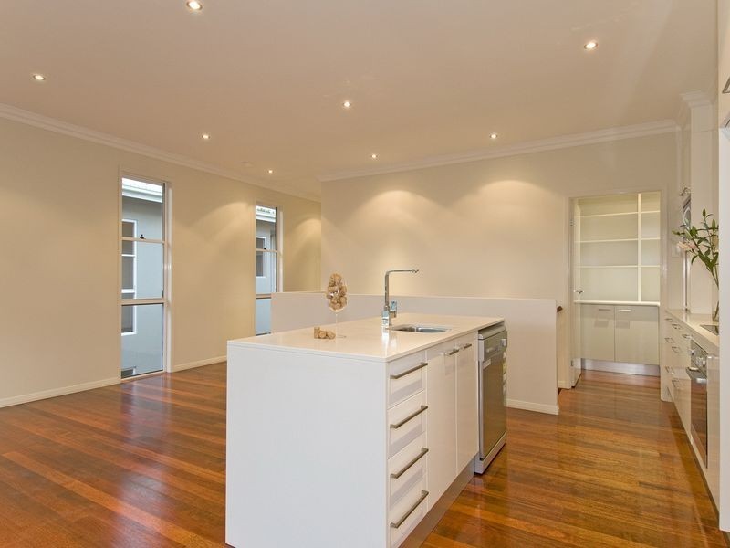 2/4 Russell Street, Cleveland QLD 4163