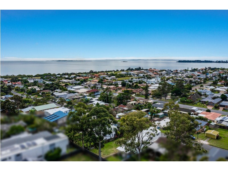 42 Bates Drive, Birkdale QLD 4159