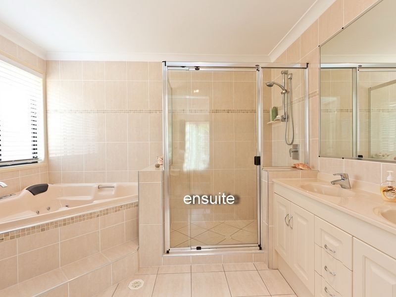 24 Trafalgar Vale Avenue, Wellington Point QLD 4160