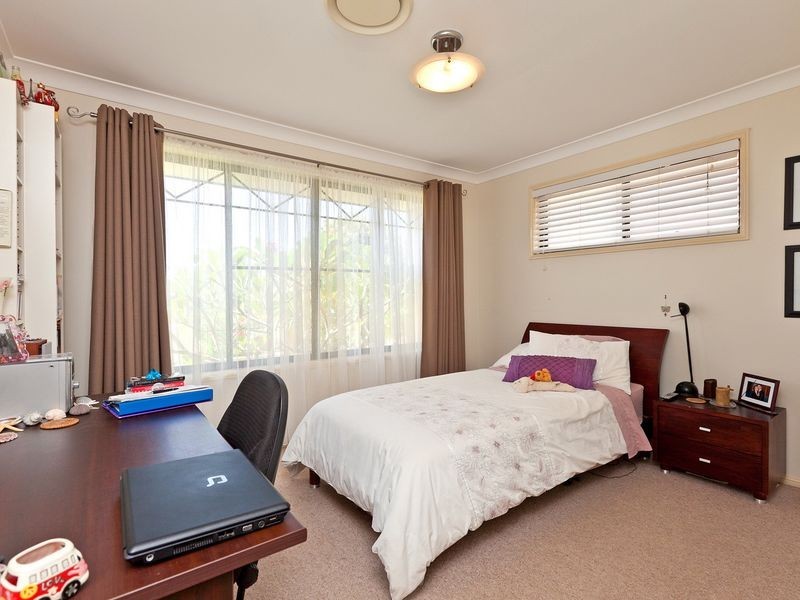 24 Trafalgar Vale Avenue, Wellington Point QLD 4160