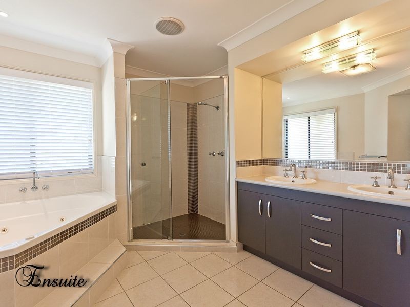 12 Sam Place, Thornlands QLD 4164