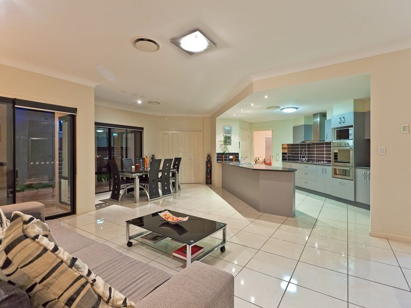 12 Sam Place, Thornlands QLD 4164