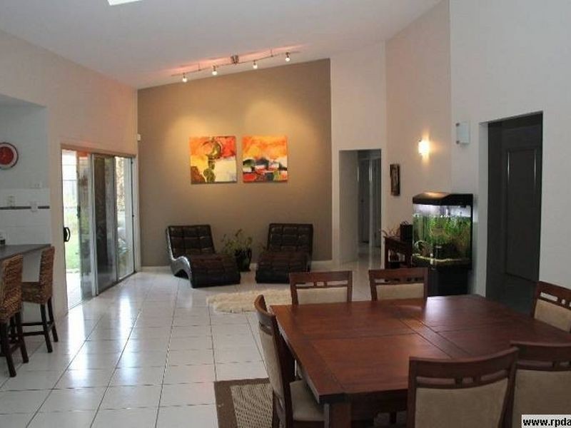 2 Zeus Court, Cleveland QLD 4163