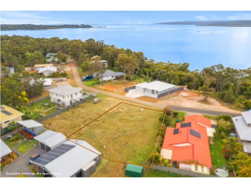 20 Bay Drive, Russell Island QLD 4184