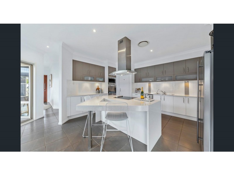 5 Lyndhurst Place, Thornlands QLD 4164