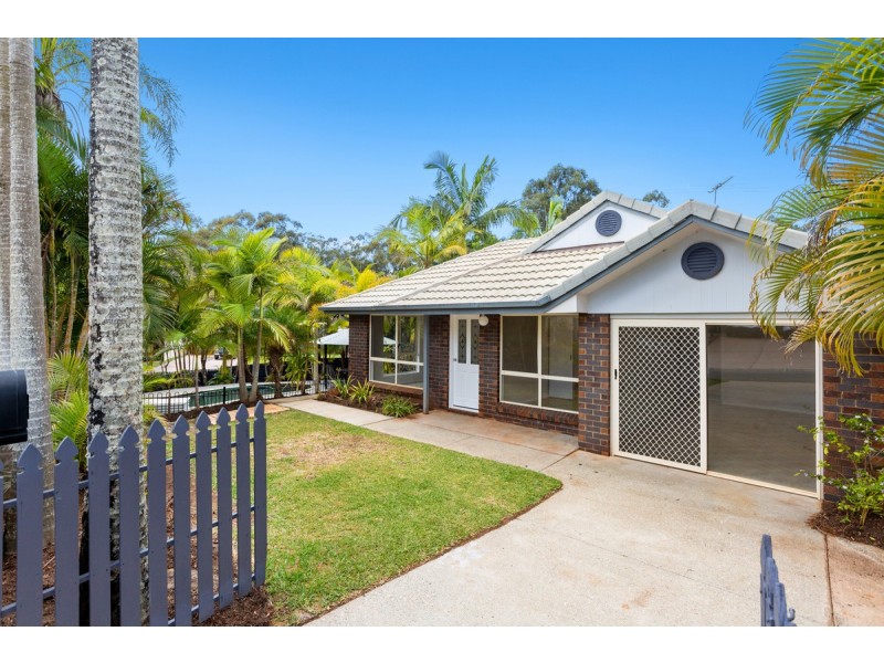 16 Gleneagles Court, Redland Bay QLD 4165