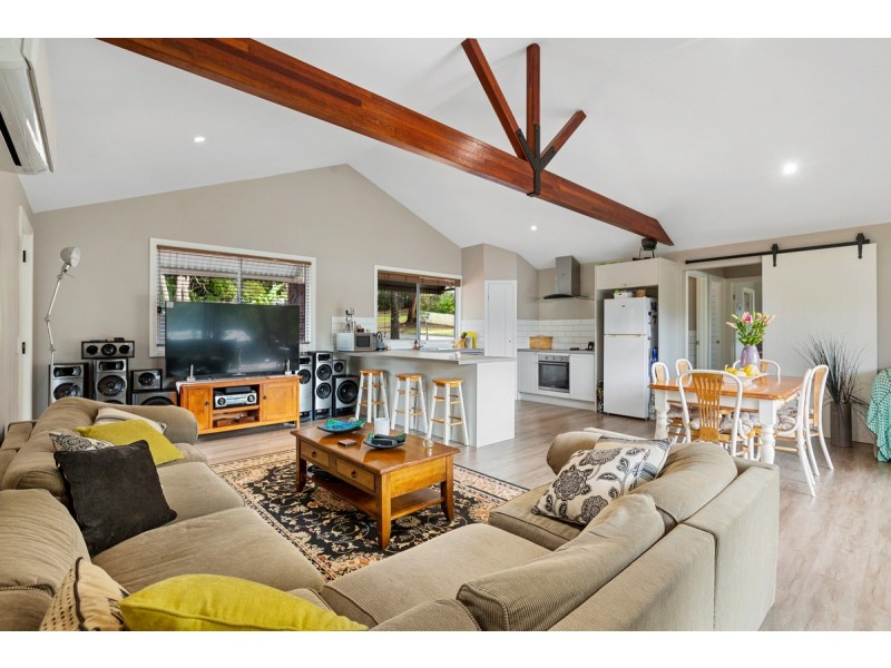 2 Tulloch Street, Russell Island QLD 4184