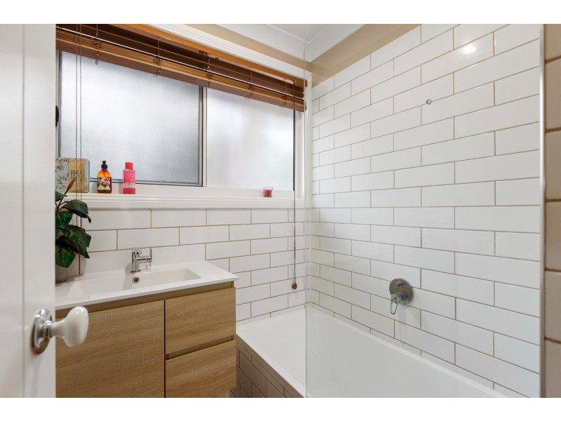 2 Tulloch Street, Russell Island QLD 4184