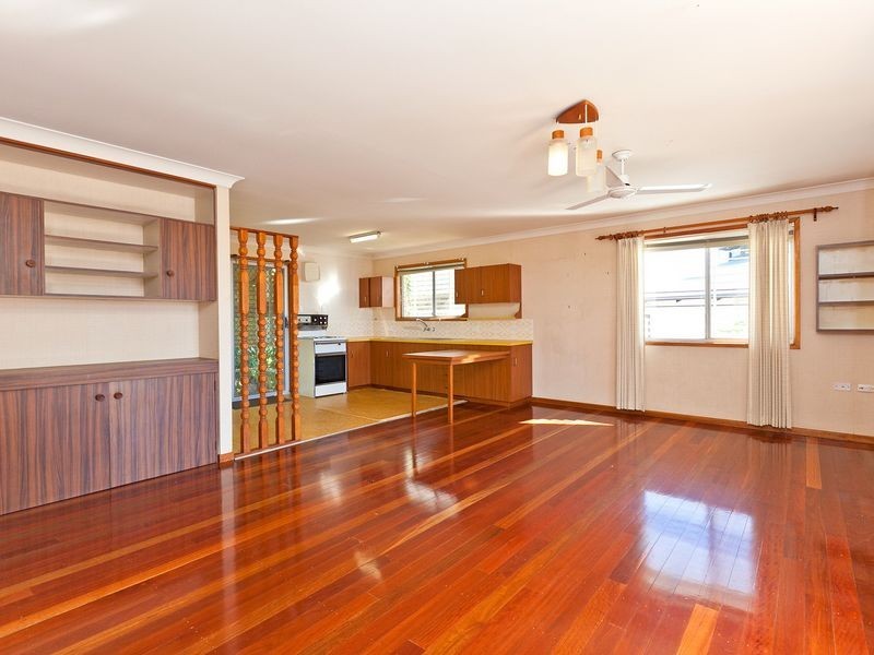 42 Bates Drive, Birkdale QLD 4159