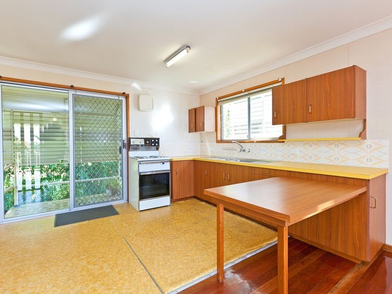 42 Bates Drive, Birkdale QLD 4159