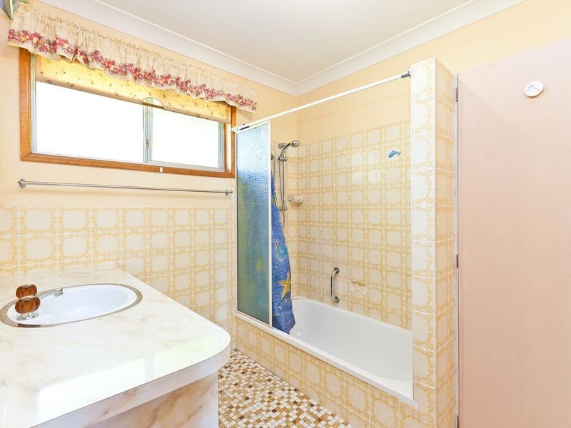 42 Bates Drive, Birkdale QLD 4159