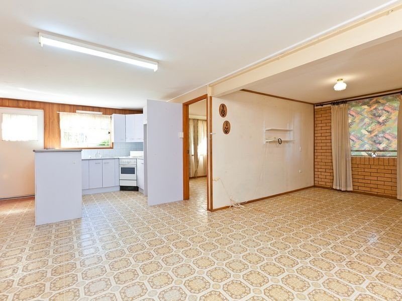 42 Bates Drive, Birkdale QLD 4159