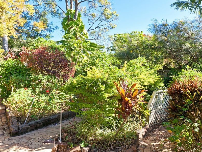 42 Bates Drive, Birkdale QLD 4159