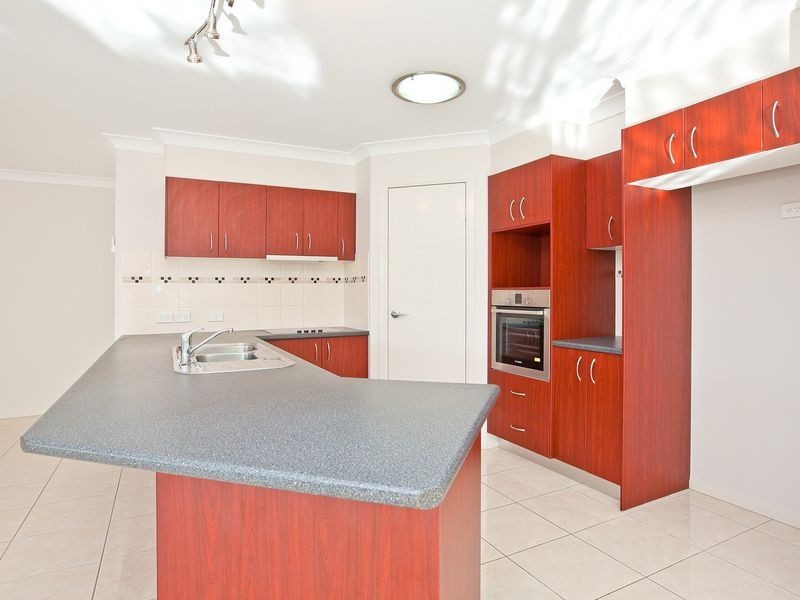 7 Mervyn Cres, Redland Bay QLD 4165