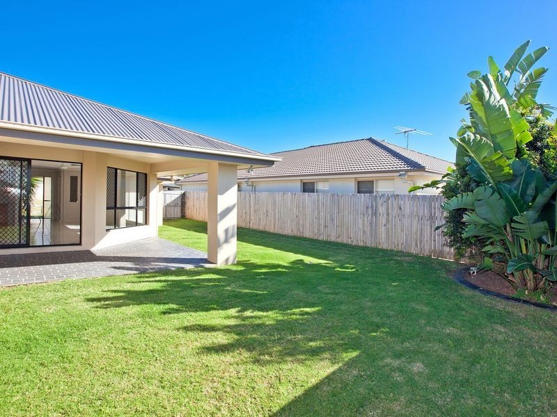 7 Mervyn Cres, Redland Bay QLD 4165