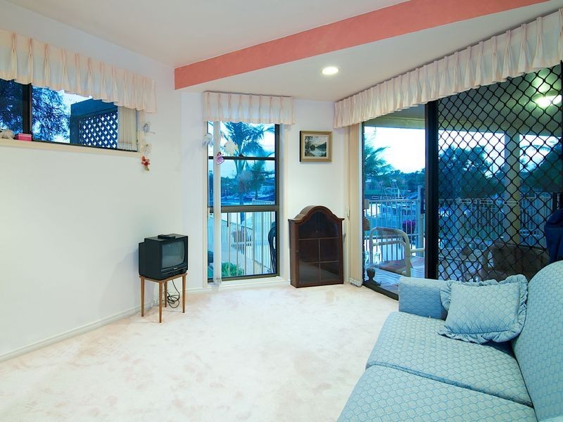 24 Mainroyal Court, Raby Bay QLD 4163