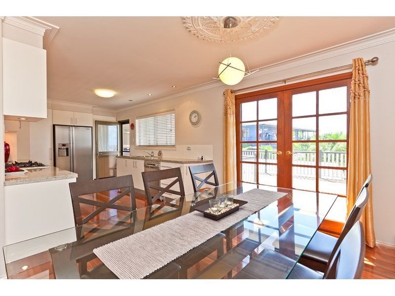 8 Wobur Street, Cleveland QLD 4163