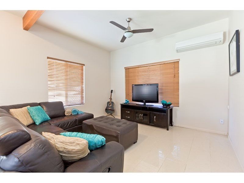 8 Wobur Street, Cleveland QLD 4163