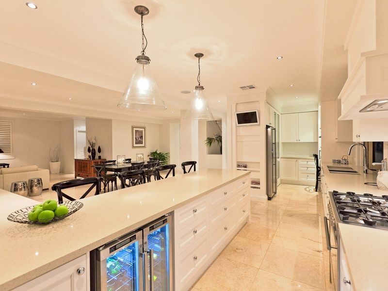 9 Caravel Court, Raby Bay QLD 4163