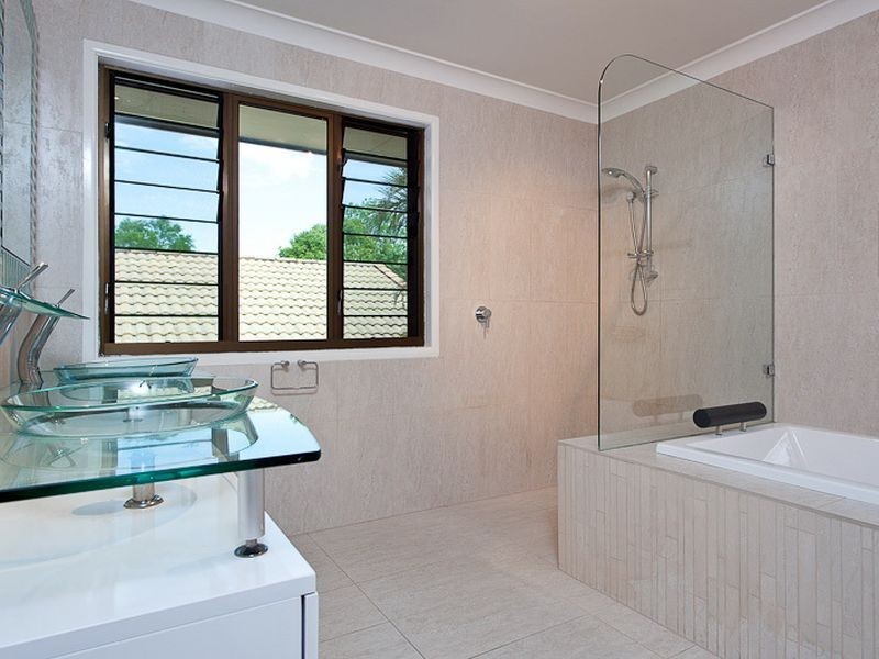 4 Waterford Crescent, Ormiston QLD 4160