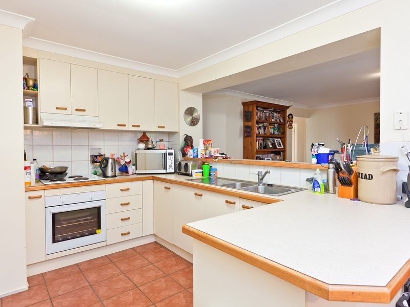 6 Sweetlip Court, Birkdale QLD 4159