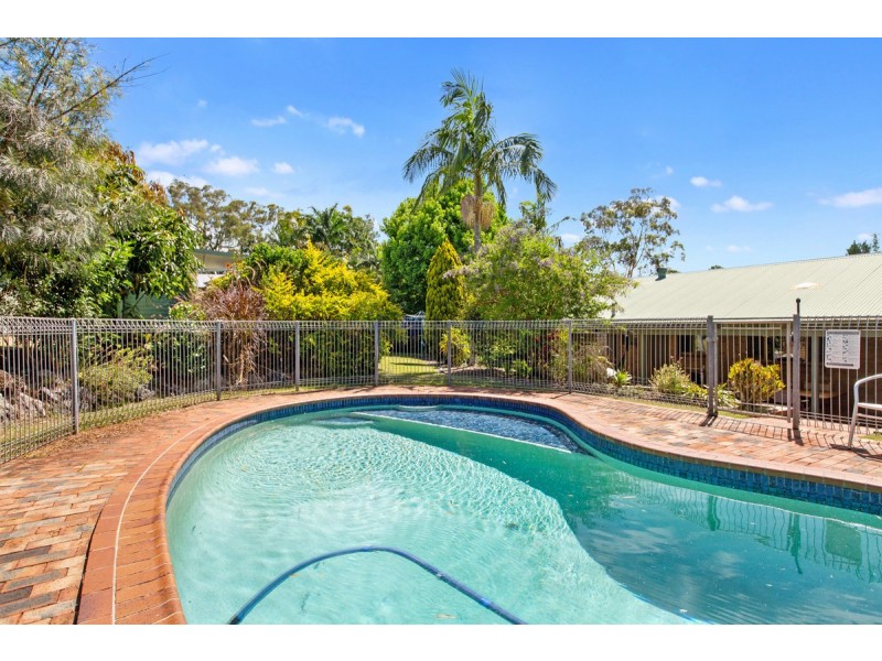 2 Banksia Street, Redland Bay QLD 4165